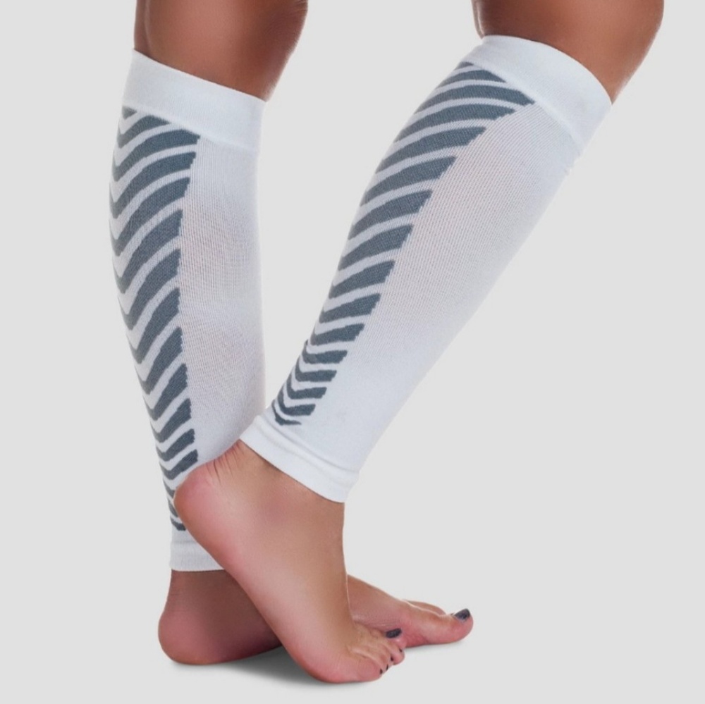 Remedy • Calf Compression Sleeves • M White